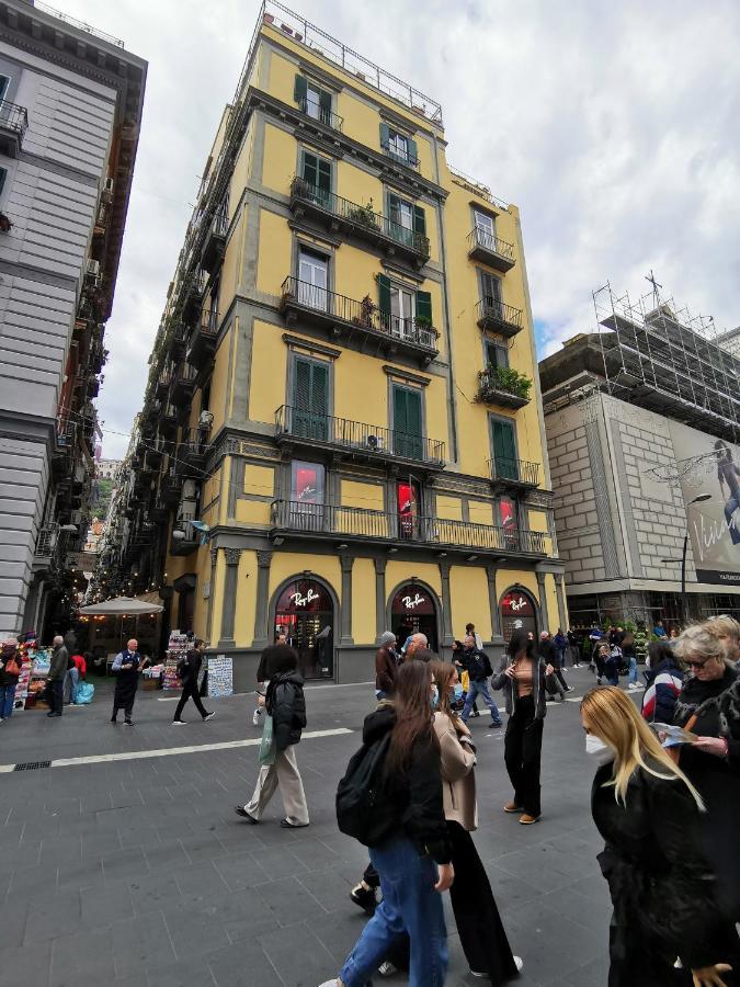 Appartamento Napoli Centro via Toledo Esterno foto